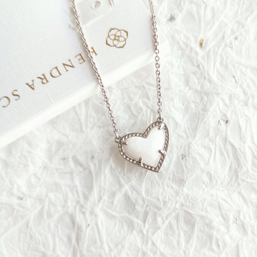 New Kendra Scott Ari Heart Pendant Silver Ivory Mother Of Pearl Necklace